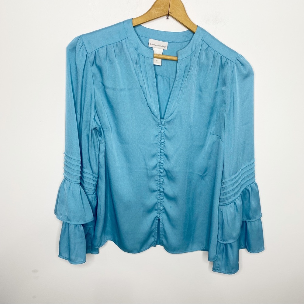 Soft surroundings turquoise blouse flared sleeves 
Size medium